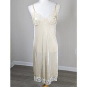 Vintage 1970s Kayser Lace Nylon Ivory Slip Nightgown Dress 36 Tall USA Made